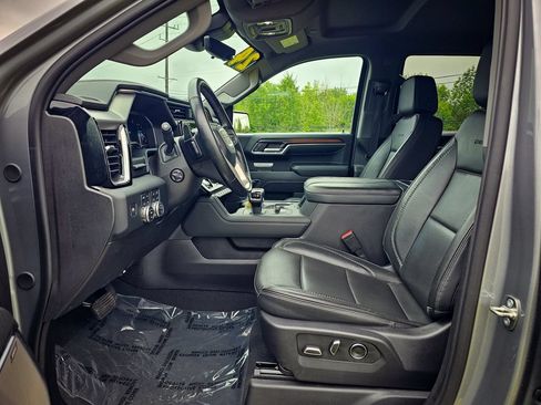 Used 2024 GMC Sierra 1500 Denali w/ Technology Package AWD/4WD image 17