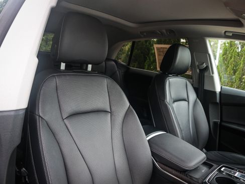 Used 2022 Audi Q8 Premium Plus image 32