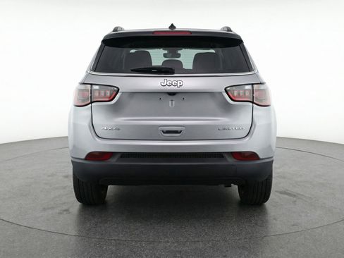 Used 2025 Jeep Compass Limited AWD/4WD image 7
