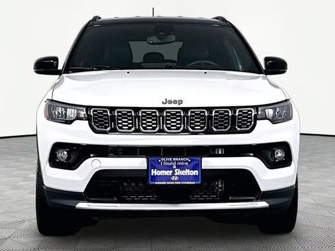 Used 2025 Jeep Compass Limited AWD/4WD image 4