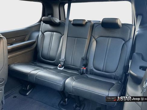 New 2026 Jeep Grand Wagoneer Limited image 18