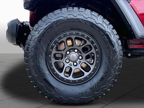 Used 2021 Jeep Wrangler Unlimited Rubicon w/ Xtreme Recon 35" Tire Package image 11
