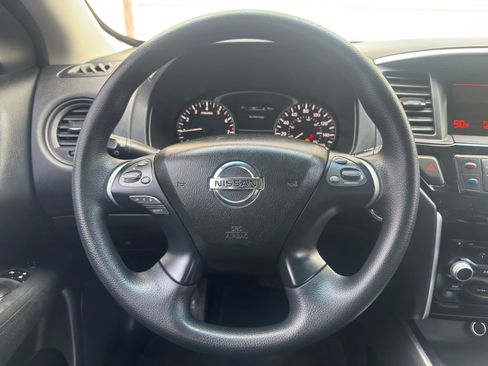 Used 2015 Nissan Pathfinder S image 25