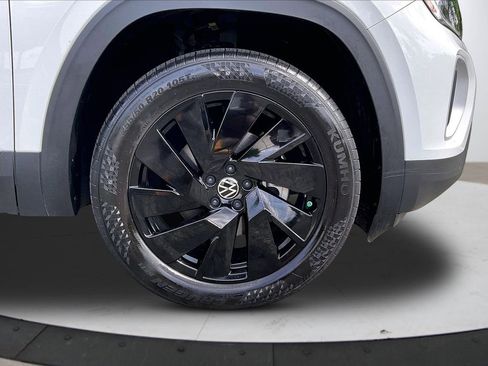 Used 2025 Volkswagen Atlas SE w/ Black Wheel Package AWD/4WD image 35