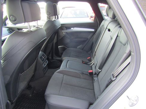 New 2024 Audi Q5 e Premium Plus image 6