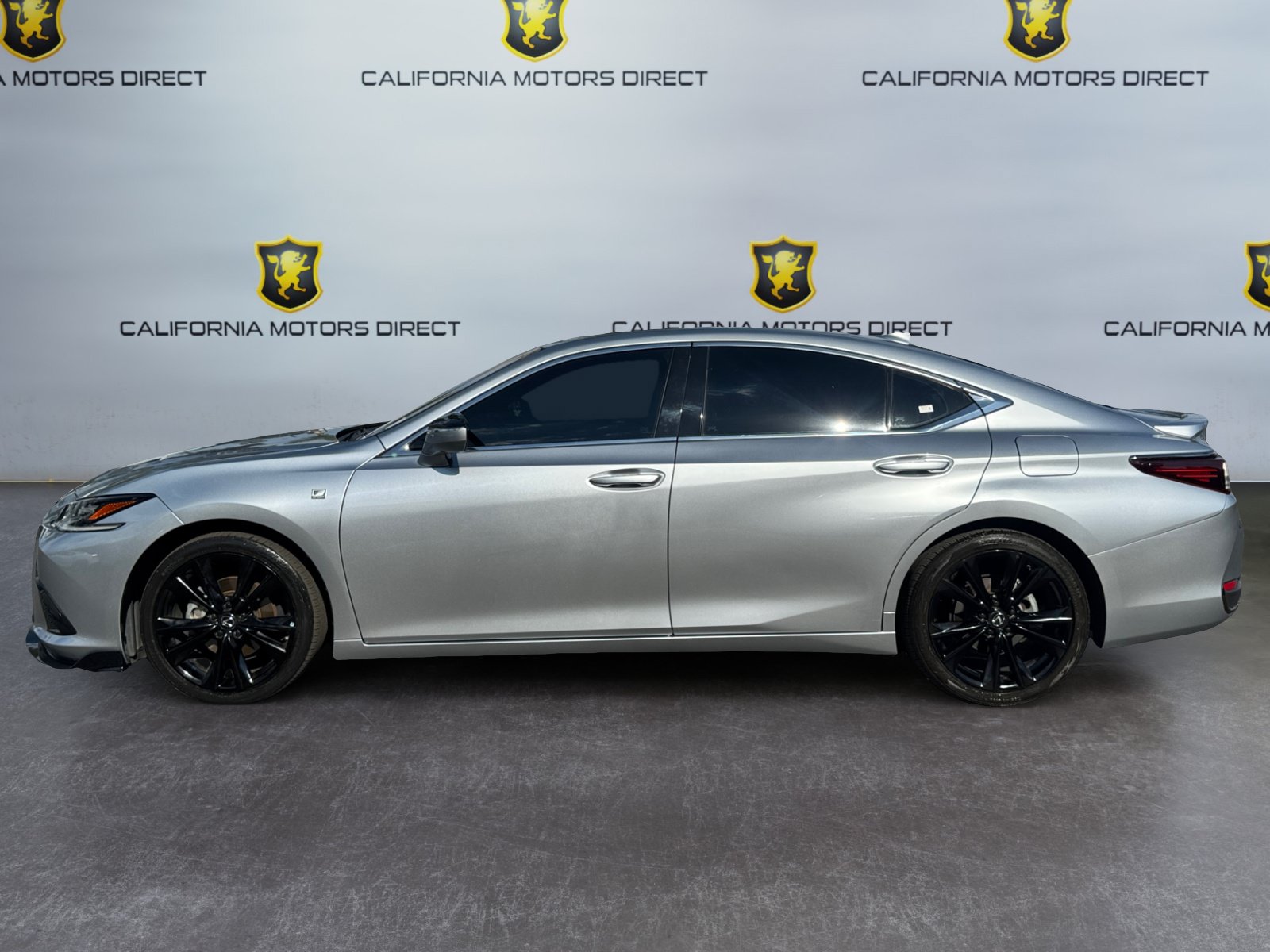 Used 2024 Lexus ES 300h F Sport FWD image 2