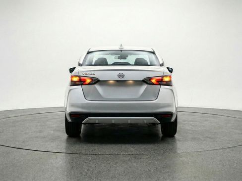 Used 2025 Nissan Versa SV image 7