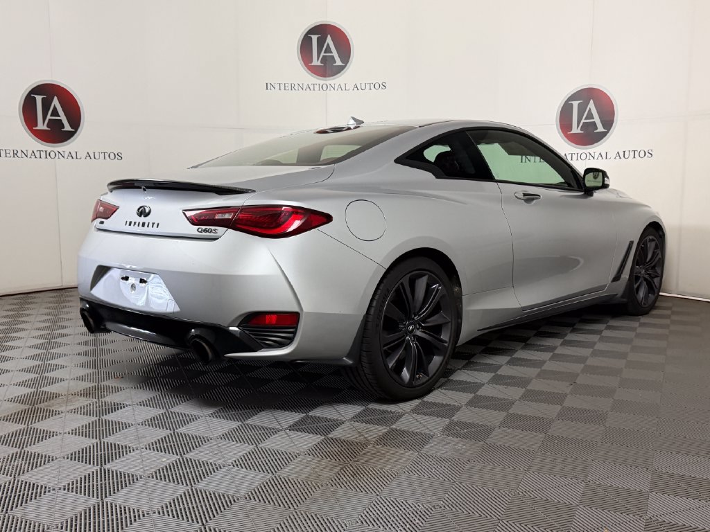 Used 2018 INFINITI Q60 Red Sport 400 AWD/4WD image 8