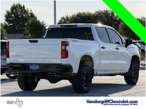 Used 2024 Chevrolet Silverado 1500 LT Trail Boss w/ Convenience Package II AWD/4WD image 4