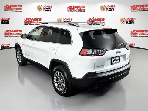 Used 2019 Jeep Cherokee Latitude Plus w/ Cold Weather Group AWD/4WD image 2