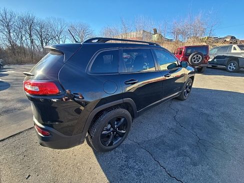 Used 2016 Jeep Cherokee Latitude image 8