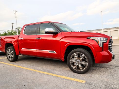 Used 2023 Toyota Tundra Capstone AWD/4WD image 7