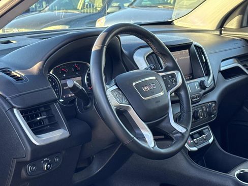 Used 2023 GMC Terrain SLT image 6