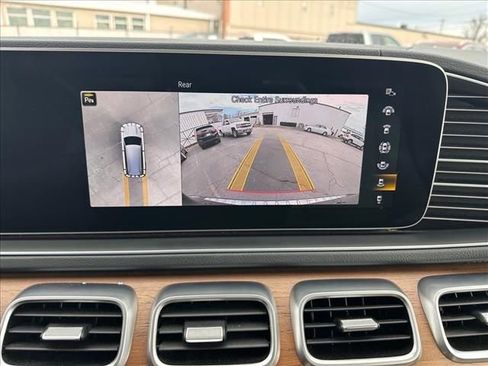 Used 2022 Mercedes-Benz GLS 450 4MATIC image 32