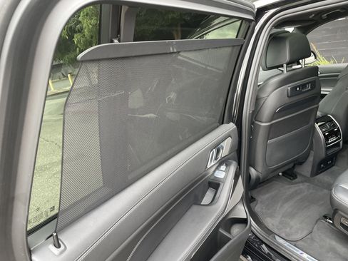 Used 2019 BMW X7 xDrive40i w/ Premium Package AWD/4WD image 14