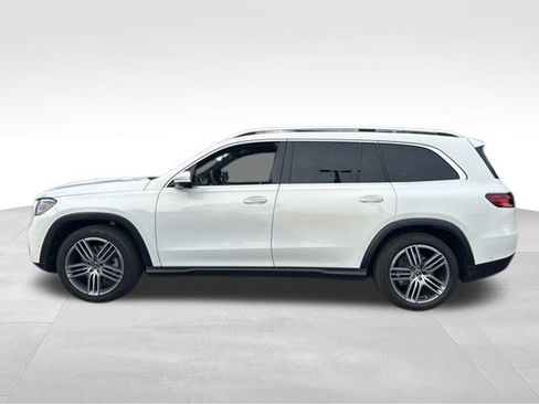 Used 2025 Mercedes-Benz GLS 450 4MATIC image 3