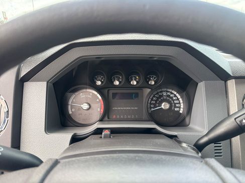 Used 2012 Ford F250 XLT w/ Heavy Service Suspension Pkg AWD/4WD image 14