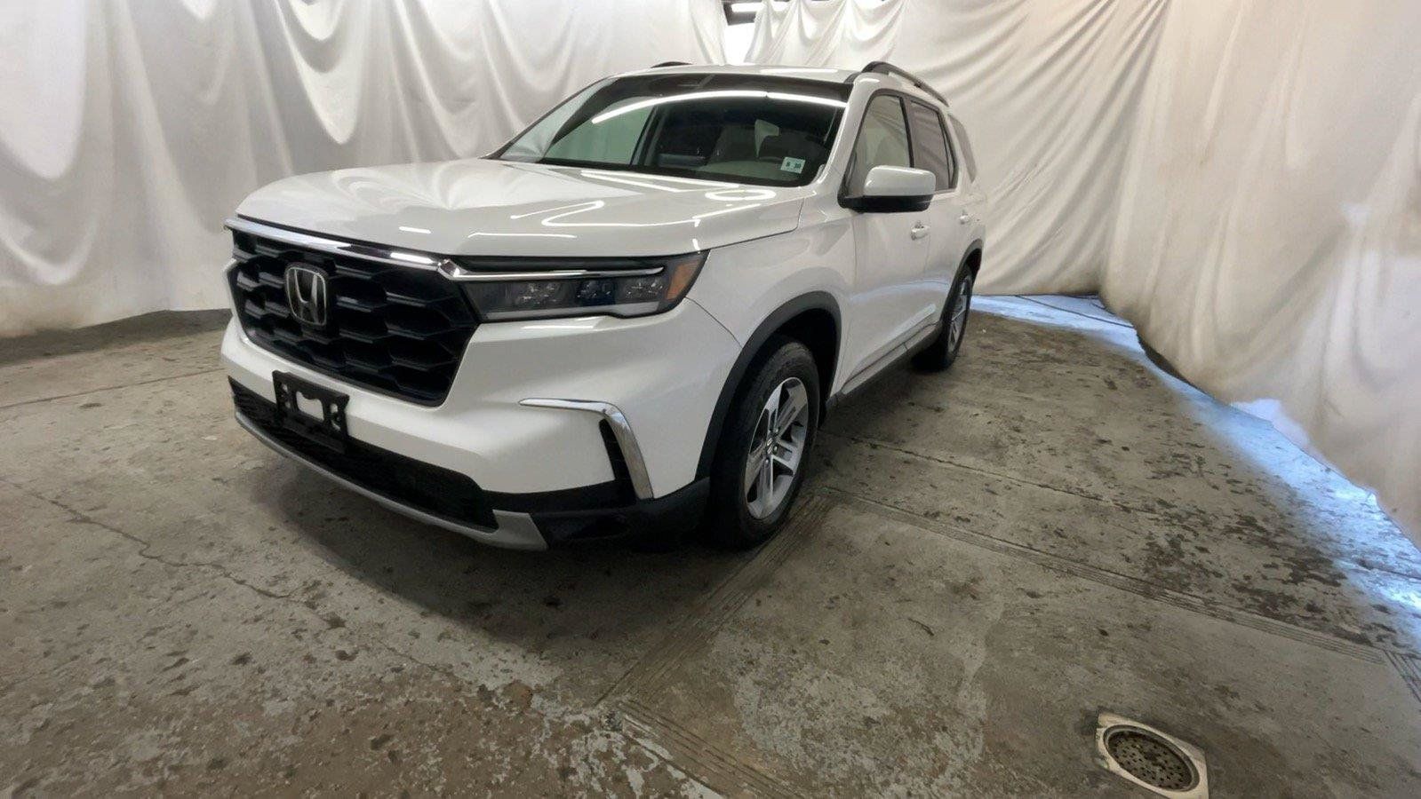 Certified 2025 Honda Pilot EX-L image 13