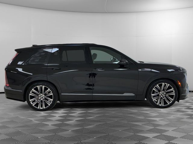 Certified 2026 Cadillac Vistiq Platinum w/ LPO, Floor Liner Package AWD/4WD image 6