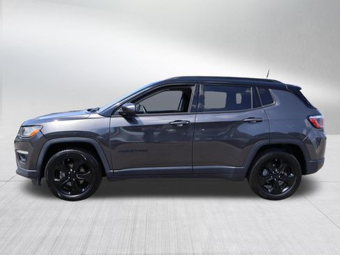 Used 2018 Jeep Compass Latitude FWD image 4