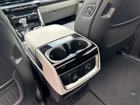 Used 2024 Kia Carnival SX Prestige FWD image 23