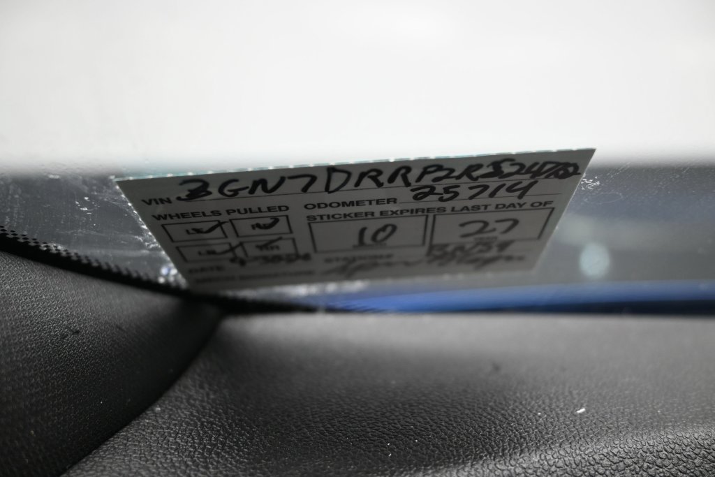 Used 2024 Chevrolet Equinox EV RS w/ Active Safety Package 3 FWD image 7