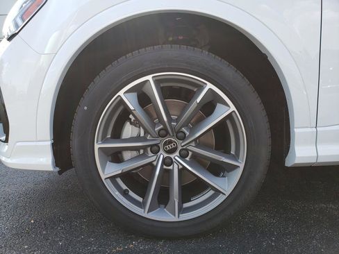 New 2025 Audi Q3 2.0T Premium image 12