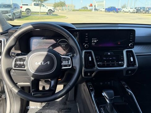 Used 2023 Kia Sorento SX image 13