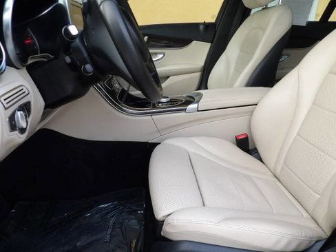 Used 2018 Mercedes-Benz C 300 4MATIC Sedan image 18