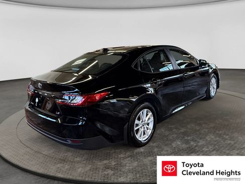 Used 2025 Toyota Camry LE FWD image 5