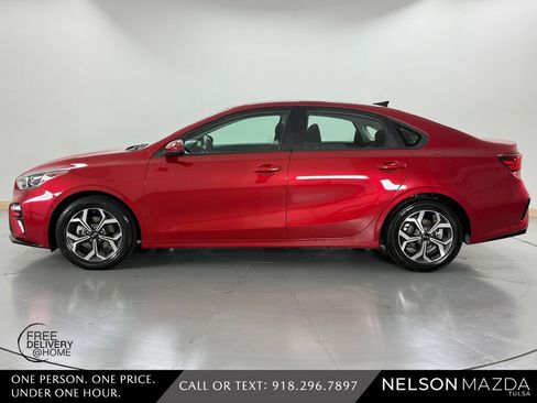 Used 2020 Kia Forte LXS FWD image 9