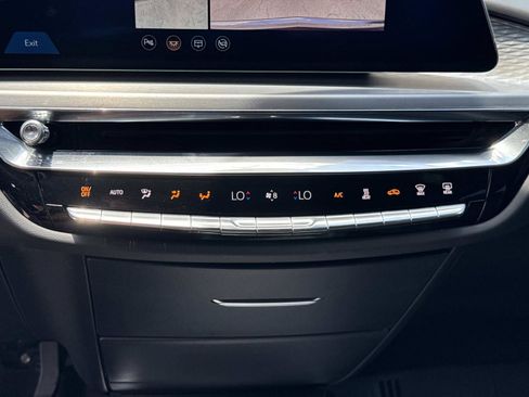 Used 2025 Cadillac Lyriq Luxury w/ LPO, Floor Liner Package AWD/4WD image 22
