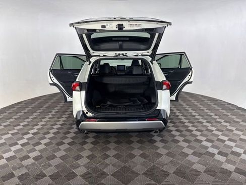 Used 2022 Toyota RAV4 XSE AWD/4WD image 17