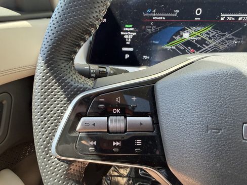 Used 2024 Nissan Ariya FWD image 29