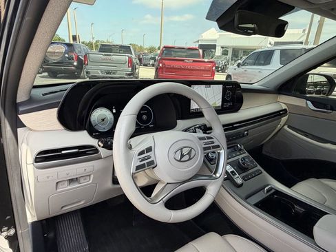Used 2024 Hyundai Palisade Limited AWD/4WD image 18
