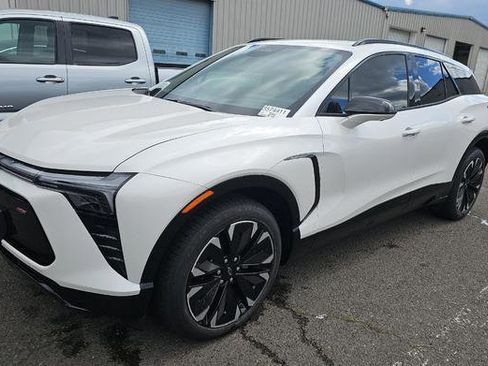 Used 2024 Chevrolet Blazer EV RS AWD/4WD image 2