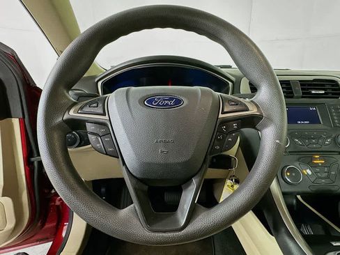 Used 2015 Ford Fusion SE image 15