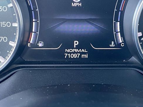 Used 2022 Maserati Levante Modena AWD/4WD image 31