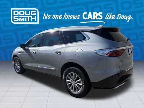 Used 2024 Buick Enclave Premium image 3