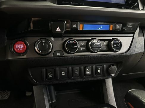 Used 2017 Toyota Tacoma TRD Pro AWD/4WD image 27
