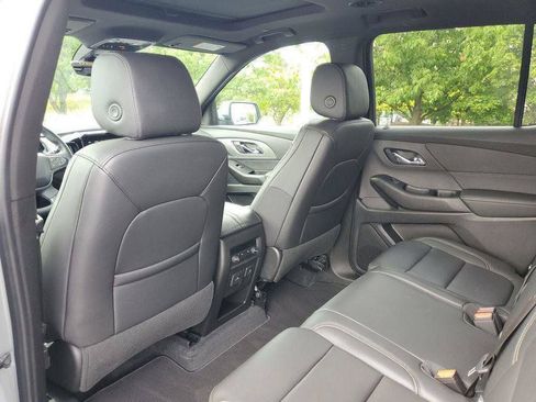 Certified 2023 Chevrolet Traverse LT w/ LT Premium Package AWD/4WD image 33