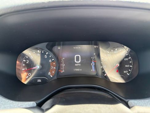 Used 2022 Jeep Compass Latitude AWD/4WD image 16