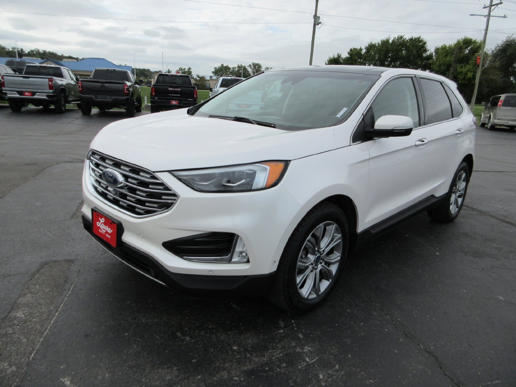 Used 2019 Ford Edge Titanium w/ Equipment Group 301A AWD/4WD image 11