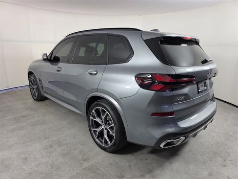 Used 2025 BMW X5 xDrive40i w/ Executive Package image 6
