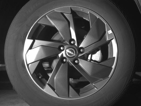 Used 2025 Nissan Rogue SV AWD/4WD image 13