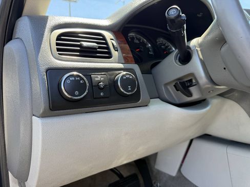 Used 2011 Chevrolet Suburban LT AWD/4WD image 18