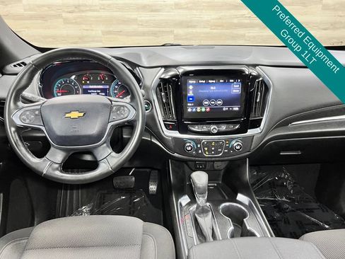 Used 2023 Chevrolet Traverse LT FWD image 2