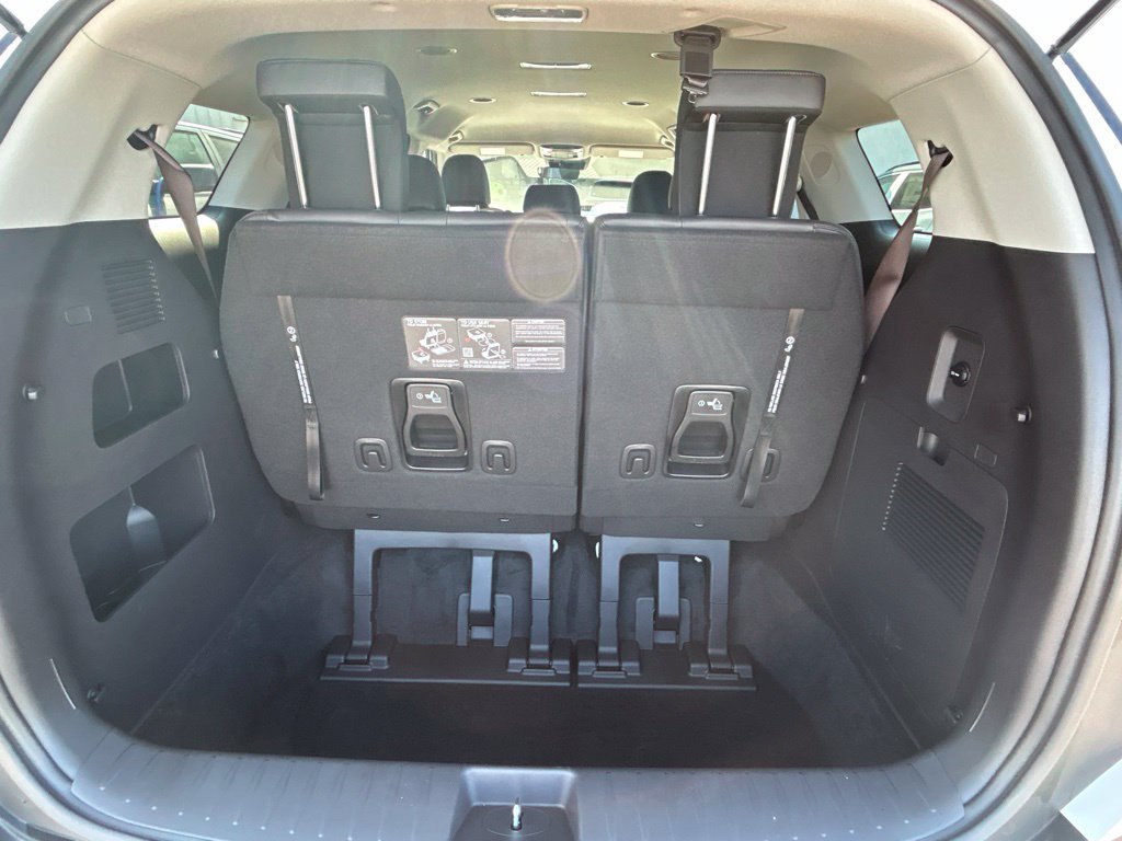 Certified 2026 Kia Carnival LX FWD image 19