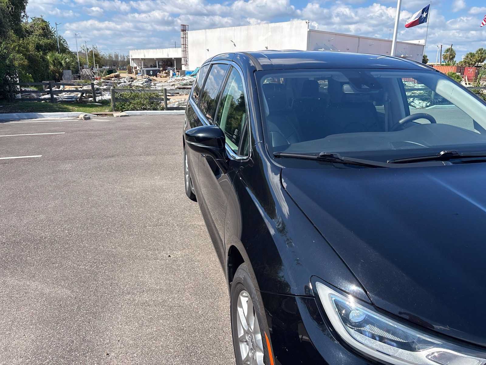 Used 2024 Chrysler Pacifica Touring-L FWD image 37