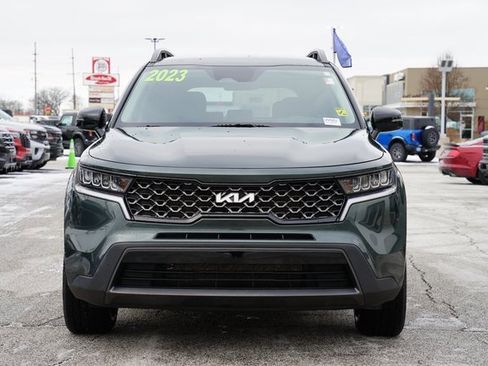 Used 2023 Kia Sorento S image 2